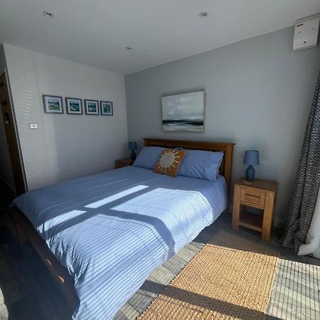 Entire Guest Suite In Four Mile Bridge, Rhoscolyn Valley Bagian luar foto