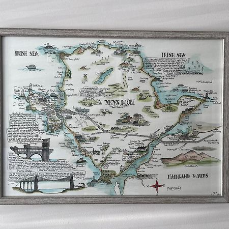 Entire Guest Suite In Four Mile Bridge, Rhoscolyn Valley Bagian luar foto